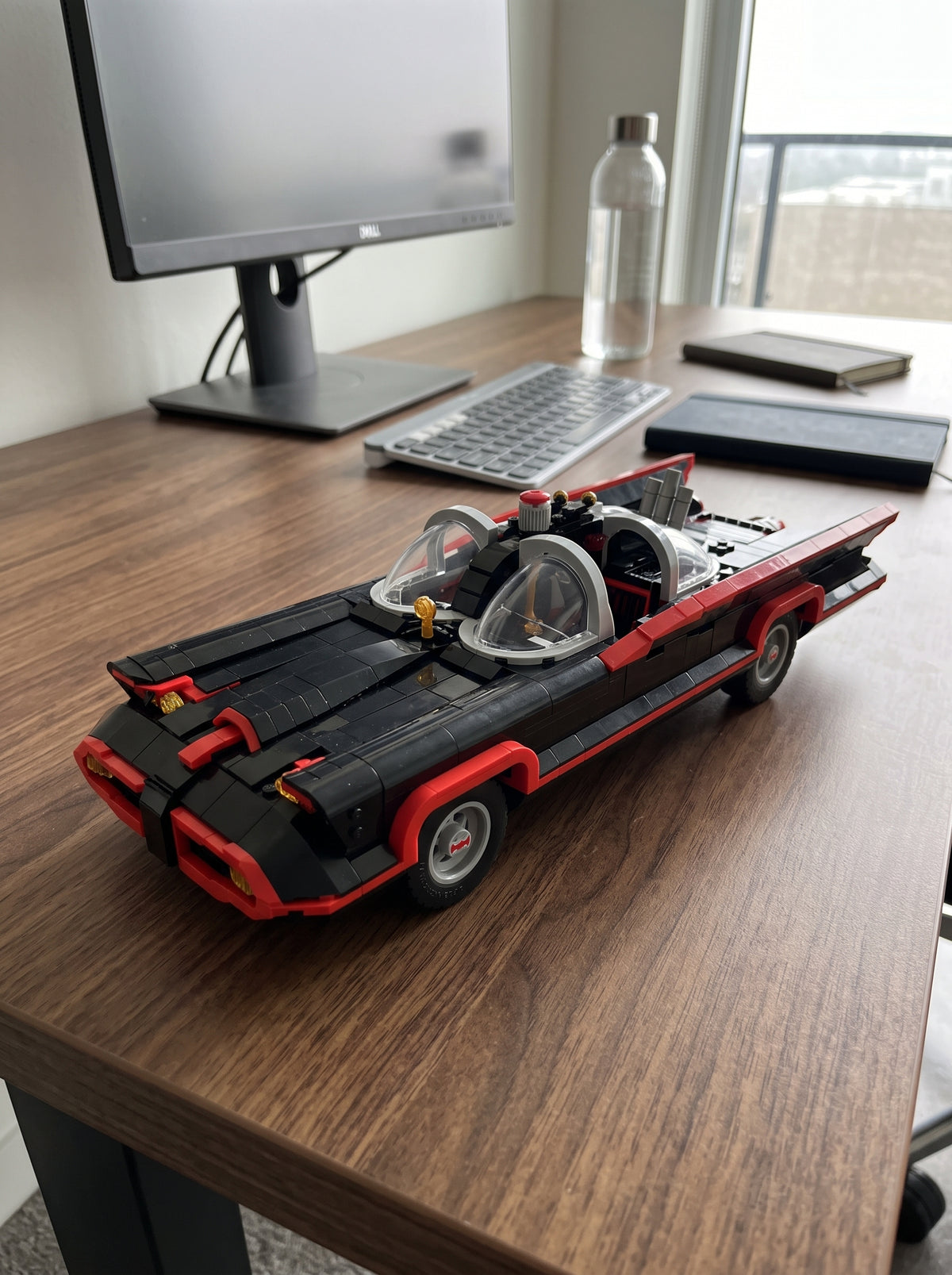 Black Armored Supercar Building Block Set – 1822 Pieces – Premium