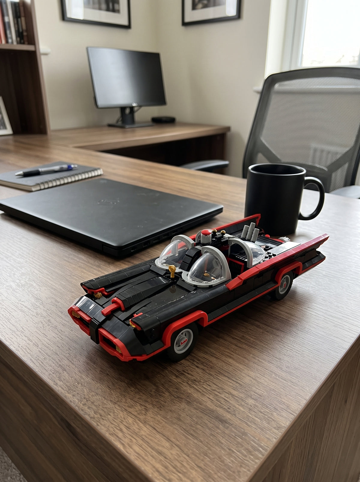 Black Armored Supercar Building Block Set – 1822 Pieces – Premium